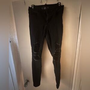Black ripped size 7 skinny Hollister jeans